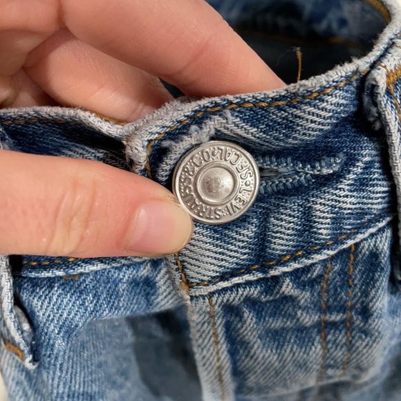 SOLD // Vintage Levis high waisted shorts - Picture 7 of 11